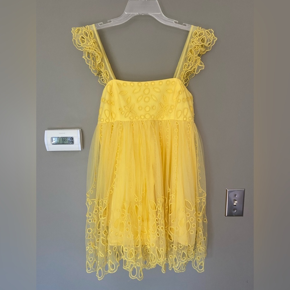 NWT ANTHROPOLOGIE x LET ME BE Yellow Eyelet Tulle Lace Mini Dress Size XS - Picture 5 of 10